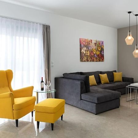 אסגורו Luxurious And Modern House Near Town And Beach מראה חיצוני תמונה