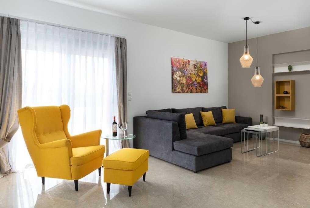 אסגורו Luxurious And Modern House Near Town And Beach מראה חיצוני תמונה
